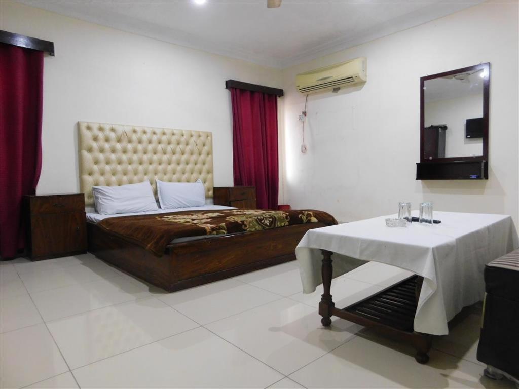 Hotel Humera Bahavalpur Dış mekan fotoğraf